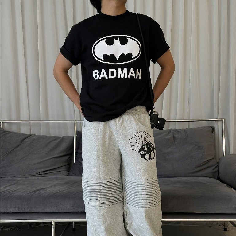 Alternative view of Áo thun ngắn tay unisex | Badman T-shirt