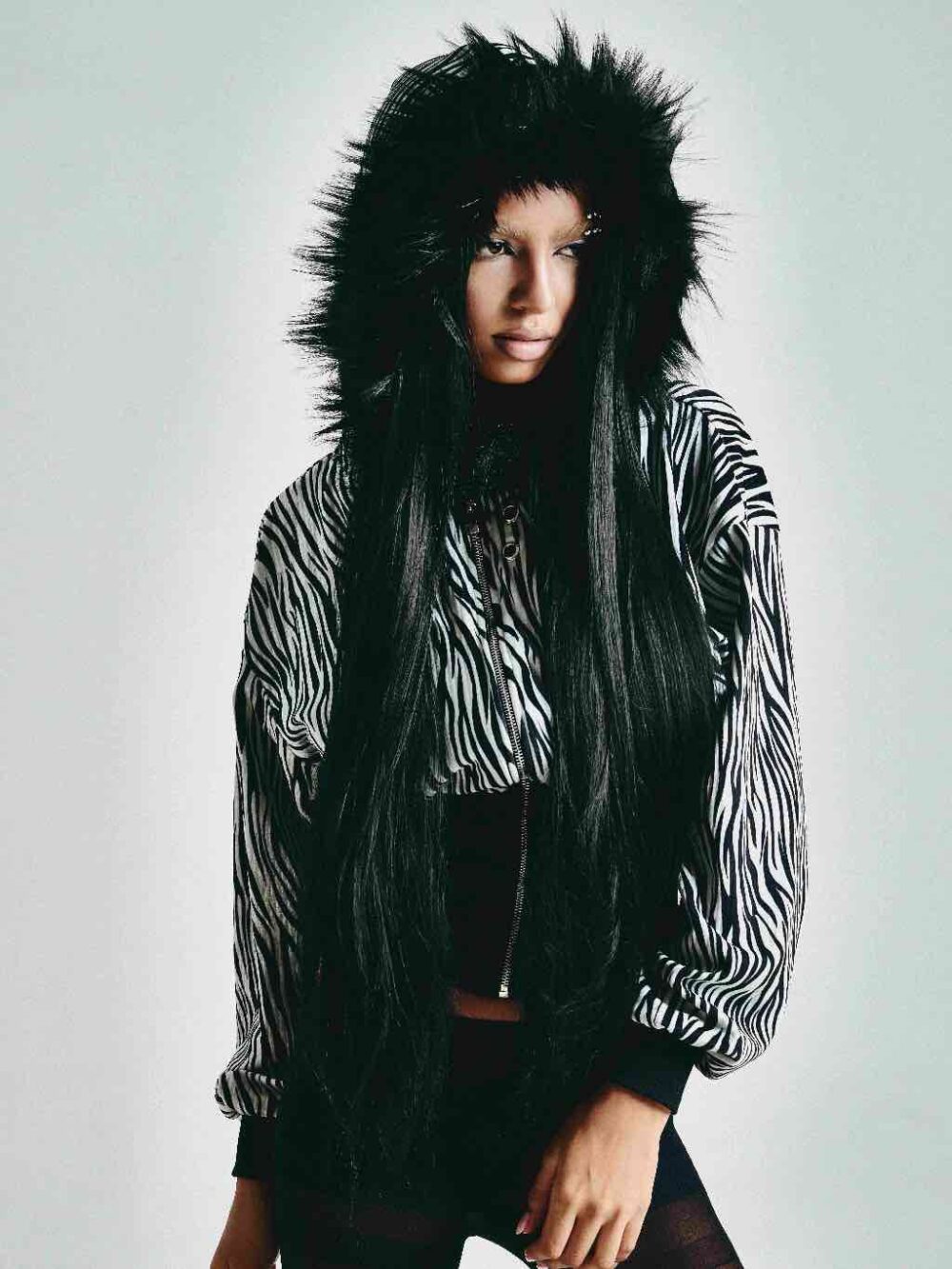 Áo khoác dây kéo nón lông unisex form ngắn | FF CROPPED ZEBRA HOODIE