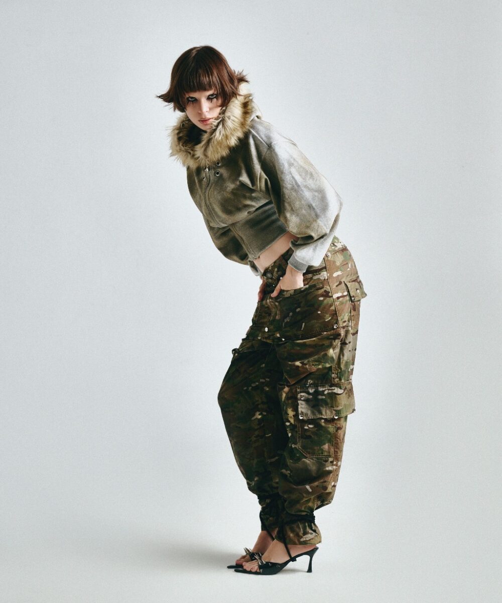 Alternative view of Áo khoác dây kéo nón lông unisex form ngắn | FF CROPPED DIRTYWASHED HOODIE